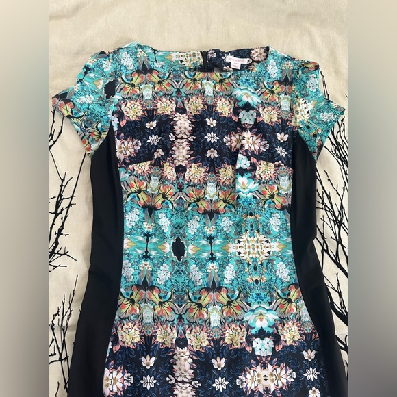 Xhilaration floral and color block black shift dress, size small, EUC - Picture 2 of 8